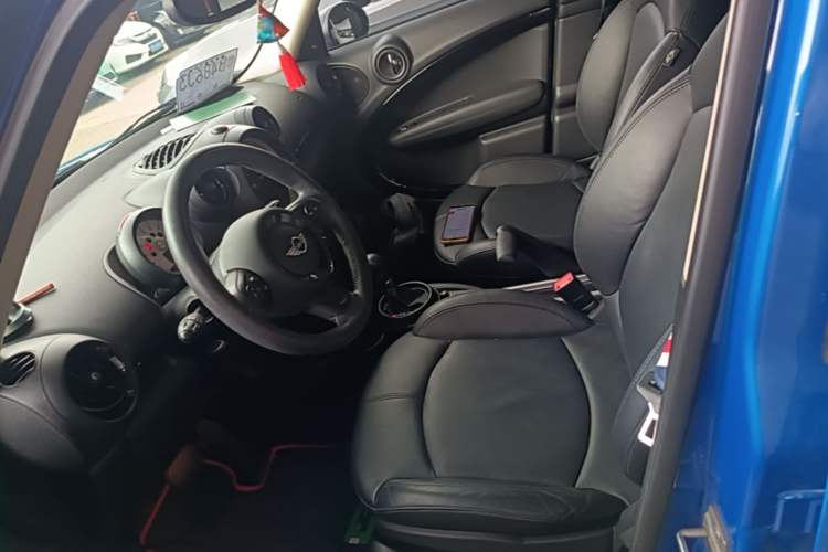 Used MINI Countryman 2014 1.6L COOPER Excitement Left Front Seat