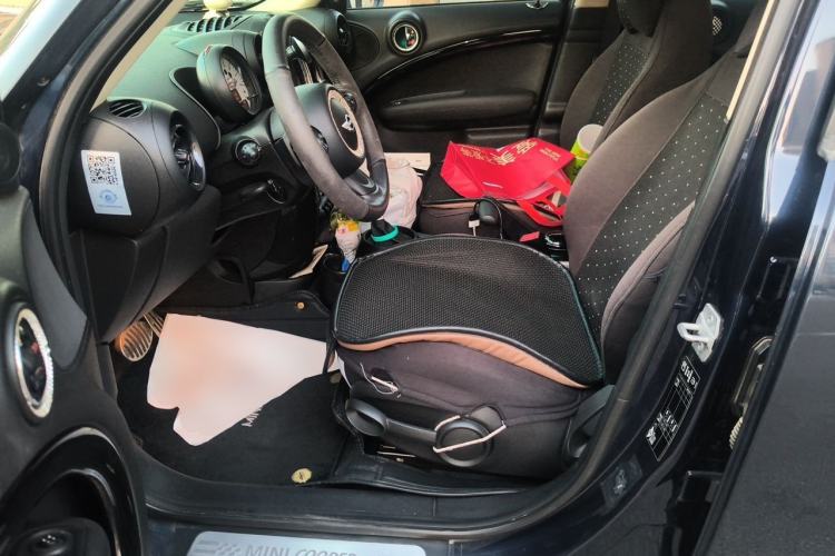 Used MINI Countryman  Left Front Seat