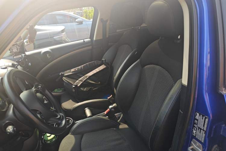 Used MINI Countryman 2014 1.6T COOPER ALL4 Fun Left Front Seat