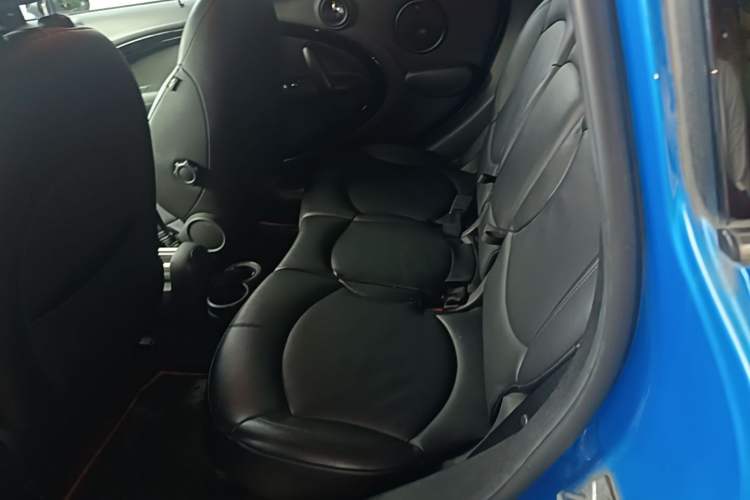 Used MINI Countryman 2014 1.6L COOPER Excitement Left Rear Seat