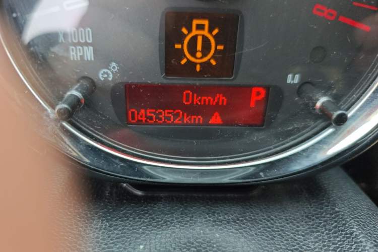 Used MINI Countryman 2014 1.6T COOPER S ALL4 Odometer Close Up