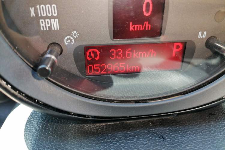 Used MINI Countryman 2014 1.6L ONE Odometer Close Up