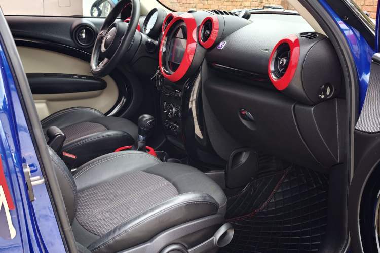 Used MINI Countryman 2014 1.6T COOPER ALL4 Fun Right Front Seat