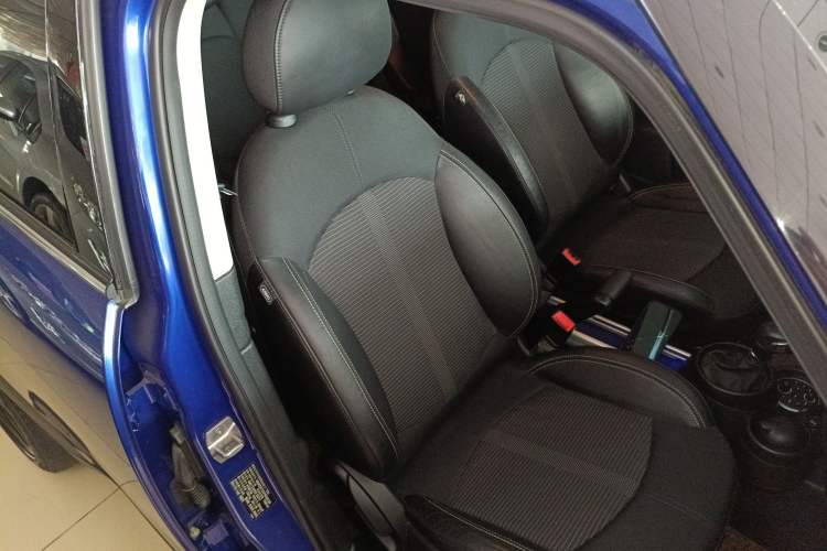 Used MINI Countryman 2014 1.6L COOPER Fun Right Front Seat