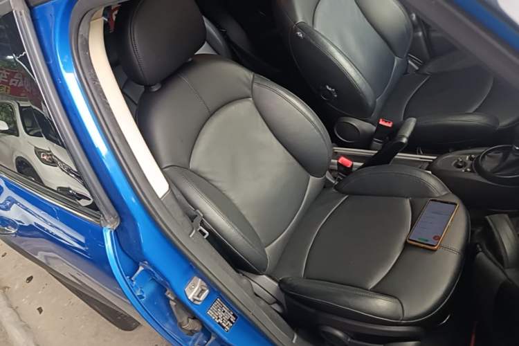 Used MINI Countryman 2014 1.6L COOPER Excitement Right Front Seat