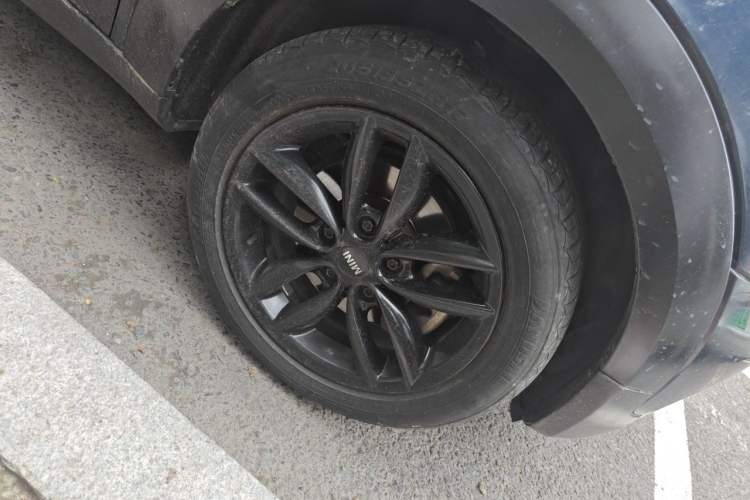 Used MINI Countryman 2014 1.6L COOPER Fun Right Front Wheel Hub