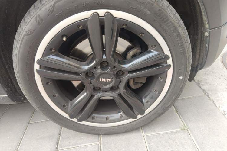 Used MINI Countryman 2014 1.6T COOPER S Right Front Wheel Hub