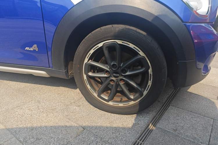 Used MINI Countryman 2014 1.6T COOPER ALL4 Fun Right Front Wheel Hub