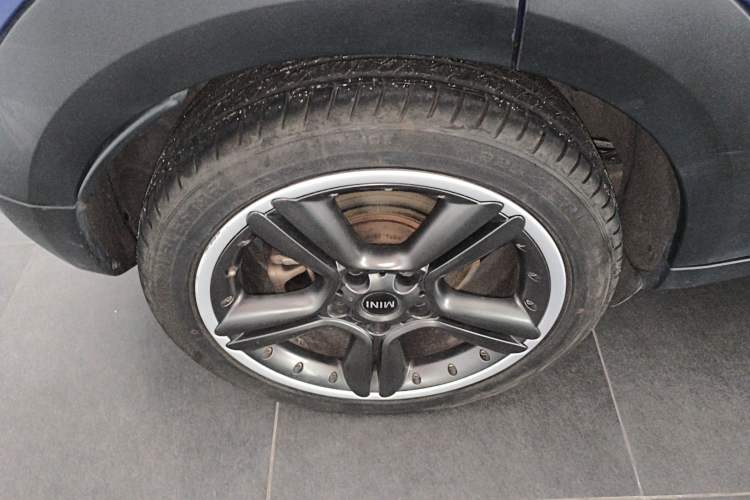 Used MINI Countryman 2014 1.6T COOPER S ALL4 Right Rear Wheel Hub