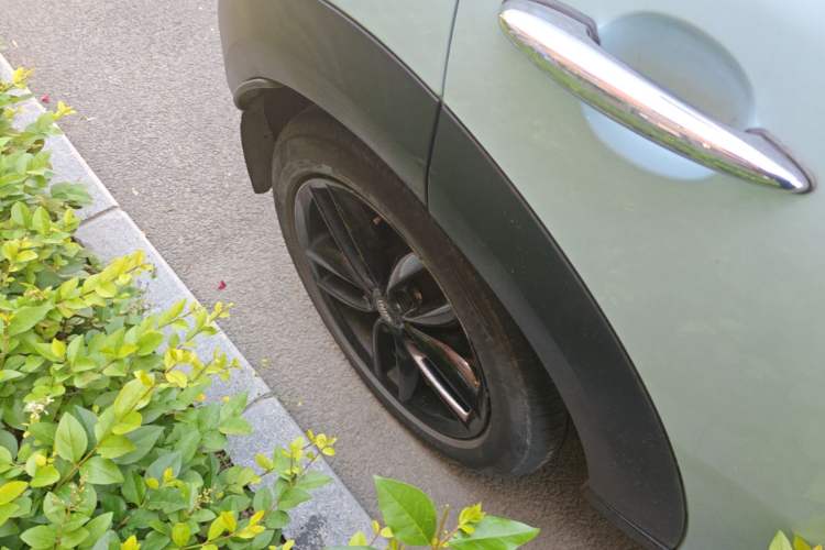 Used MINI Countryman 2014 1.6T COOPER ALL4 Excitement Right Rear Wheel Hub