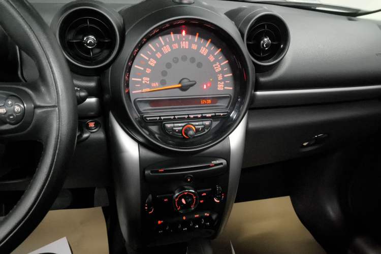 Used MINI Countryman 2014 1.6T COOPER ALL4 Fun Audio And AC Panel