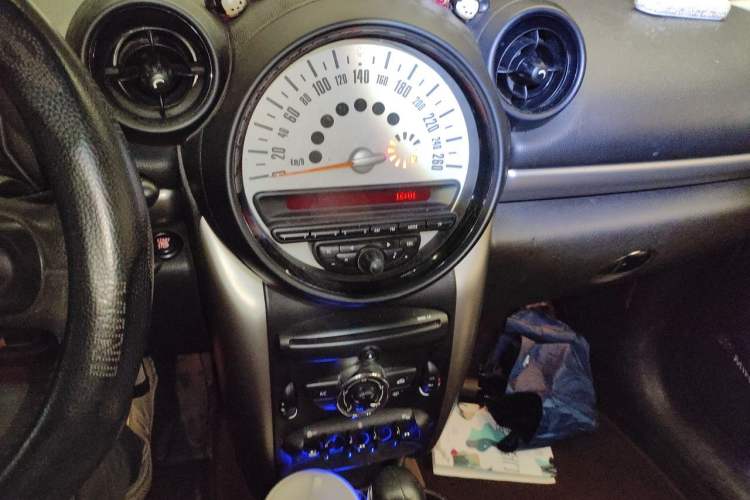 Used MINI Countryman  Audio And AC Panel