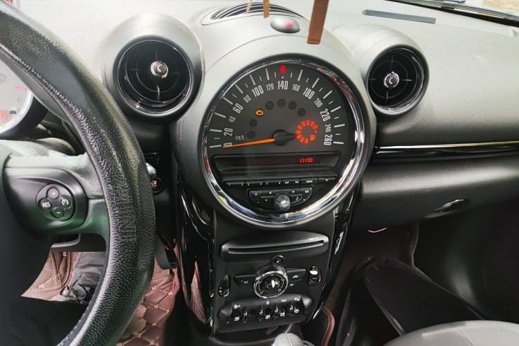 Used MINI Countryman 2014 1.6T COOPER ALL4 Fun Audio And AC Panel