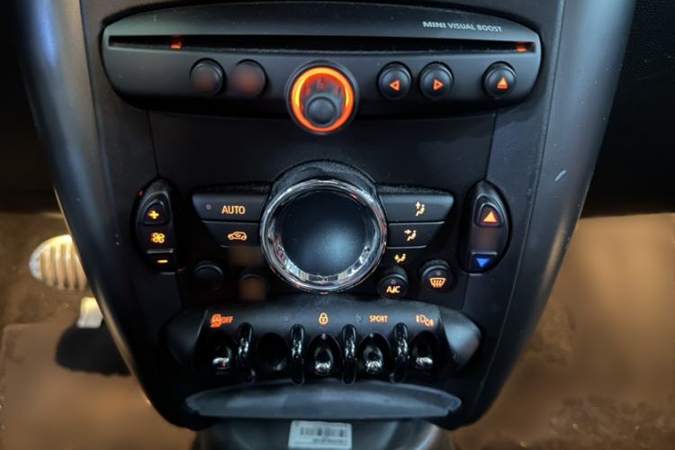Used MINI Countryman 2014 1.6T COOPER S Audio And AC Panel