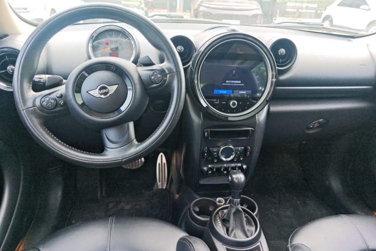 Used MINI Countryman 2014 1.6T COOPER S ALL4 Center Console