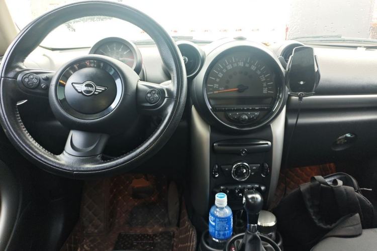 Used MINI Countryman 2014 1.6T COOPER ALL4 Fun Center Console
