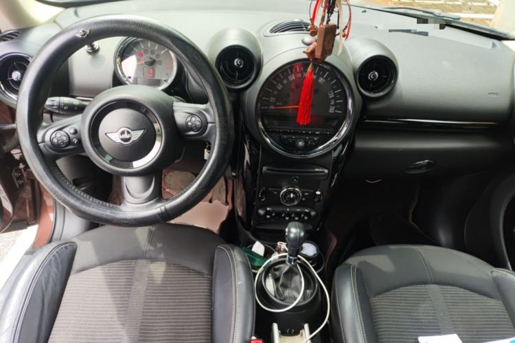 Used MINI Countryman 2014 1.6T COOPER ALL4 Fun Center Console