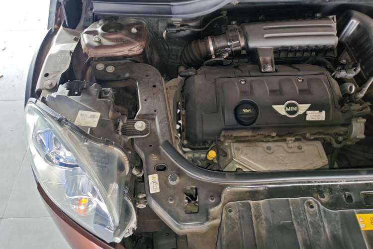 Used MINI Countryman 2014 1.6L COOPER Excitement Engine Bay Right