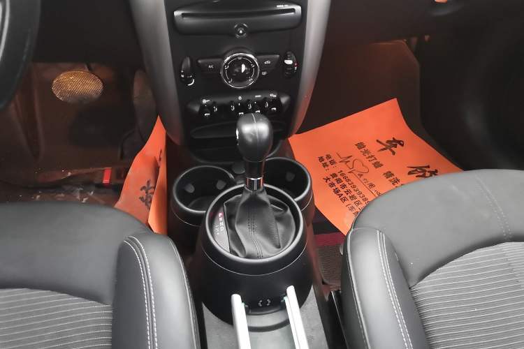 Used MINI Countryman 2014 1.6T COOPER ALL4 Fun Gear Lever