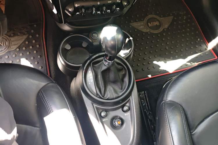 Used MINI Countryman 2014 1.6T COOPER ALL4 Excitement Gear Lever