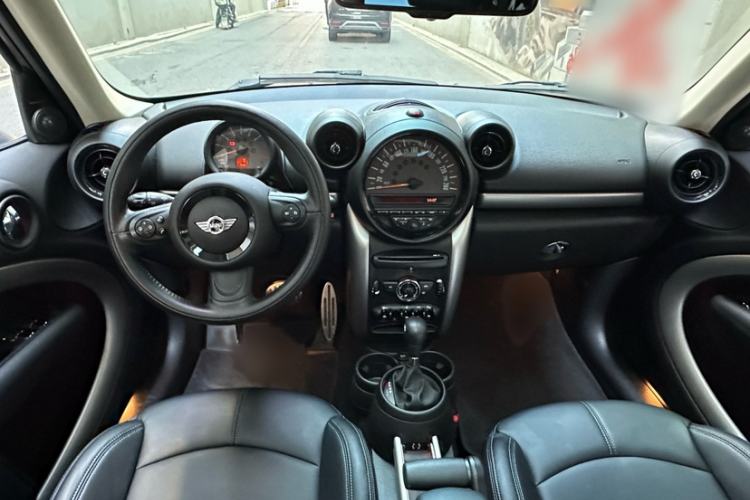 Used MINI Countryman 2014 1.6L COOPER Fun Interior 1