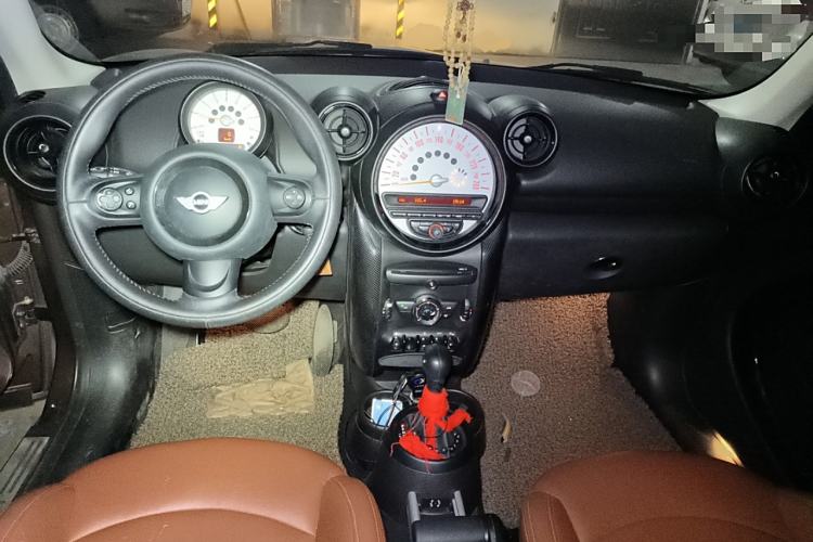 Used MINI Countryman 2014 1.6L COOPER Fun Interior 2