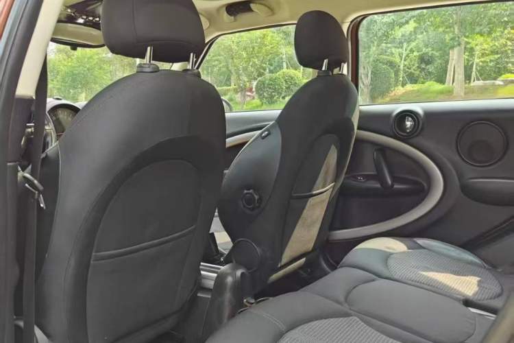 Used MINI Countryman 2014 1.6T COOPER ALL4 Fun Interior 2
