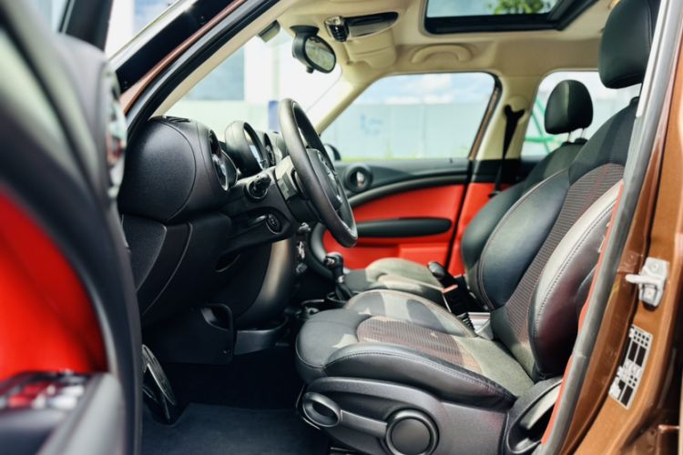 Used MINI Countryman 2014 1.6T COOPER S Interior 4