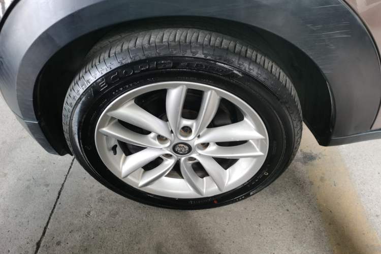 Used MINI Countryman 2014 1.6L COOPER Fun Left Front Wheel Hub