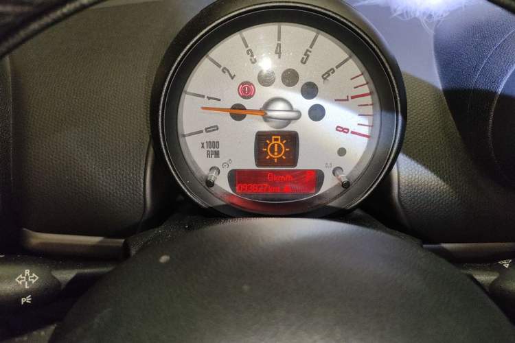 Used MINI Countryman  Odometer Close Up