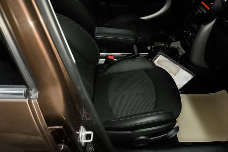 Used MINI Countryman 2014 1.6T COOPER ALL4 Fun Right Front Seat