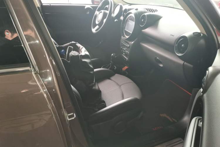 Used MINI Countryman 2014 1.6L COOPER Fun Right Front Seat