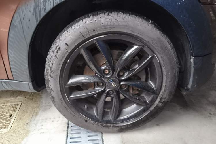 Used MINI Countryman 2014 1.6L COOPER Fun Right Front Wheel Hub