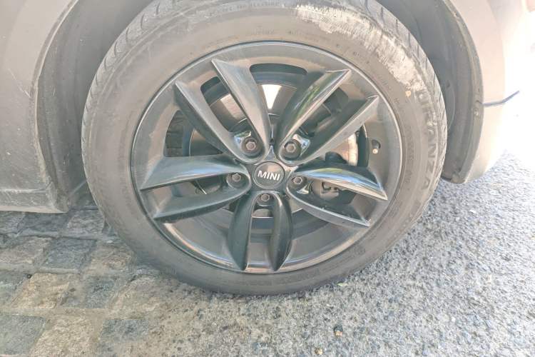 Used MINI Countryman 2014 1.6T COOPER ALL4 Excitement Right Front Wheel Hub