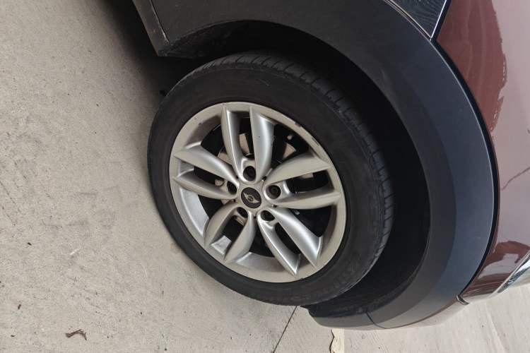 Used MINI Countryman 2014 1.6L COOPER Fun Right Front Wheel Hub
