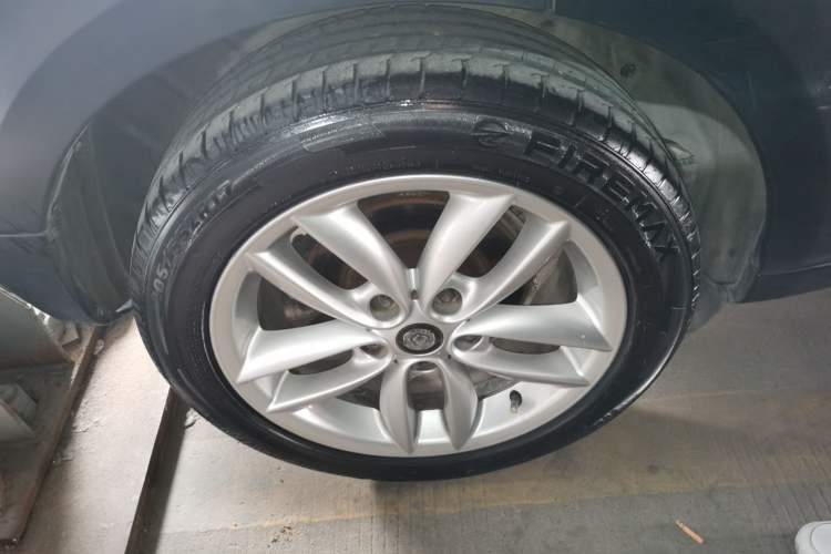 Used MINI Countryman 2014 1.6L COOPER Fun Right Rear Wheel Hub