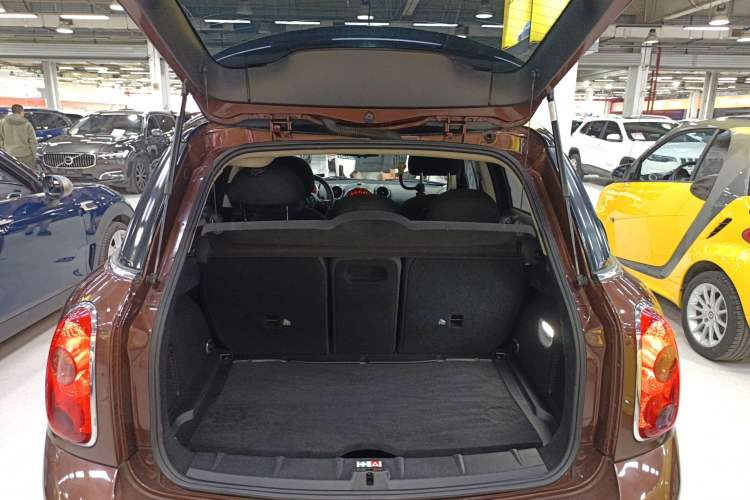 Used MINI Countryman 2014 1.6T COOPER S Trunk