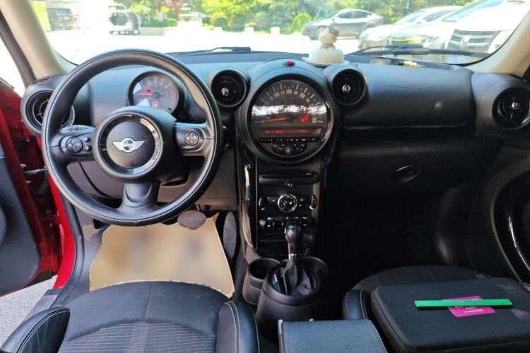 Used MINI Countryman 2014 1.6L COOPER Fun Center Console