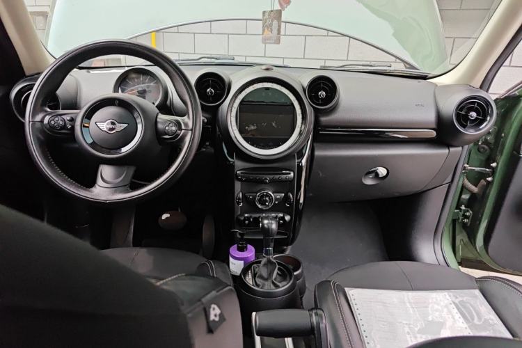 Used MINI Countryman 2014 1.6L COOPER Fun Center Console