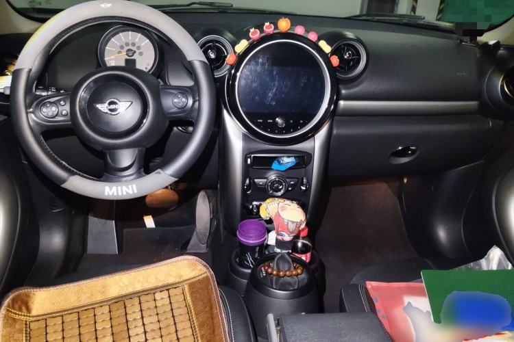 Used MINI Countryman 2014 1.6T COOPER ALL4 Fun Center Console