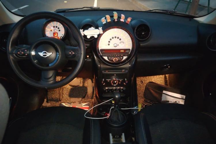 Used MINI Countryman 2014 1.6L COOPER Fun Center Console