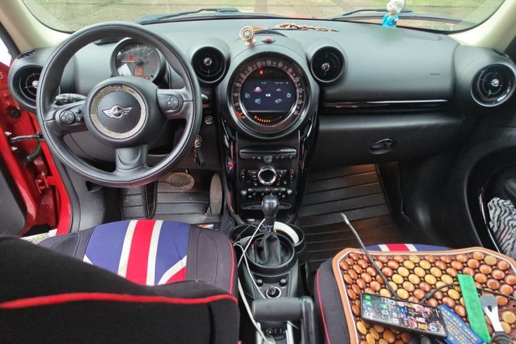 Used MINI Countryman 2014 1.6T COOPER ALL4 Excitement Center Console
