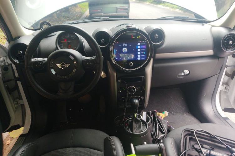 Used MINI Countryman 2014 1.6T COOPER ALL4 Fun Center Console