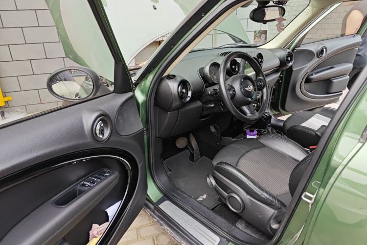 Used MINI Countryman 2014 1.6L COOPER Fun Driver Seat