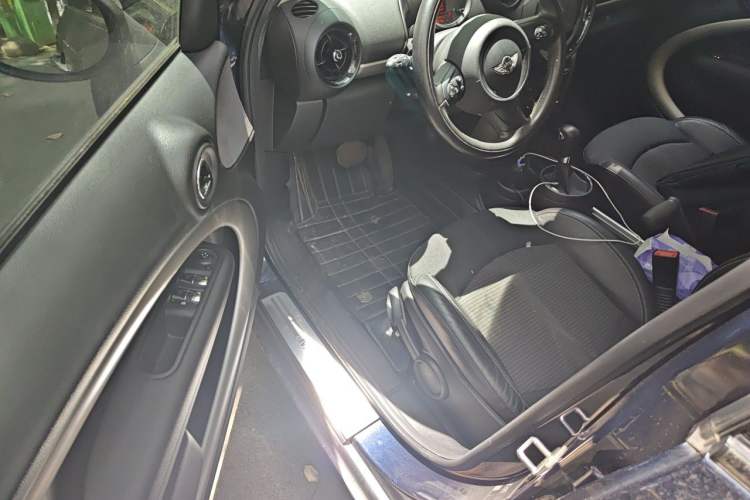 Used MINI Countryman 2014 1.6L COOPER Fun Driver Seat