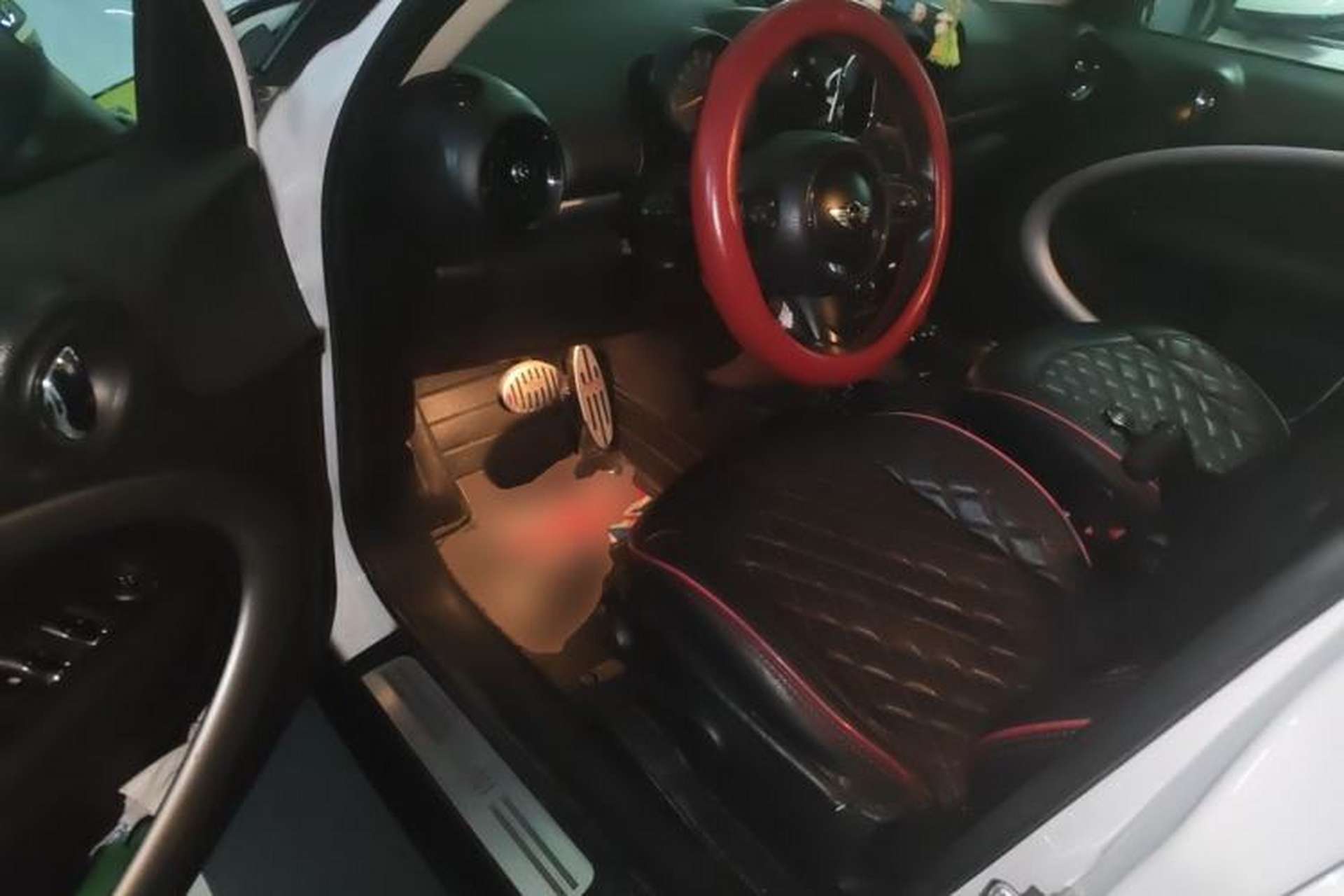 Used MINI Countryman 2014 1.6L COOPER Fun Driver Seat