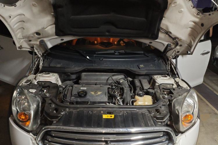 Used MINI Countryman 2014 1.6T COOPER ALL4 Fun Engine Bay