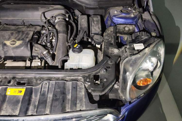Used MINI Countryman 2014 1.6T COOPER ALL4 Fun Engine Bay Left