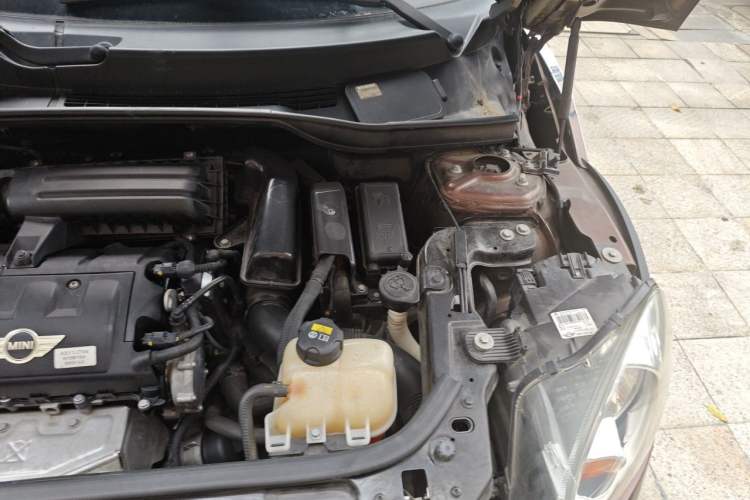 Used MINI Countryman 2014 1.6L COOPER Fun Engine Bay Left