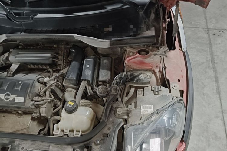 Used MINI Countryman 2014 1.6L COOPER Fun Engine Bay Left